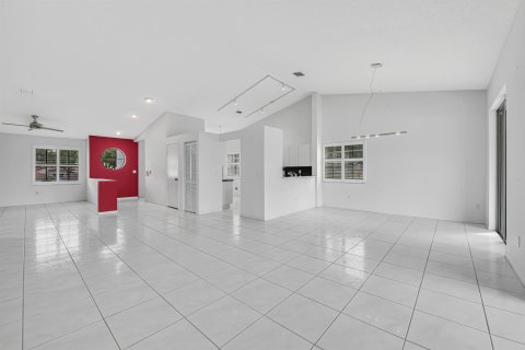 Condo in Boynton Beach, Florida, 3 bedrooms № 2399688 - photo 8