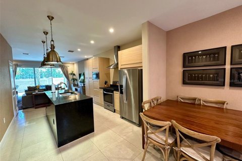 Adosado en venta en Kissimmee, Florida, 4 dormitorios, 235.79 m2 № 1845110 - foto 3
