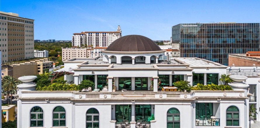 Condo in Coral Gables, Florida, 4 bedrooms № 1499563