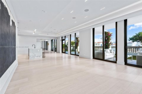 Condo in Coral Gables, Florida, 4 bedrooms  № 1499563 - photo 11