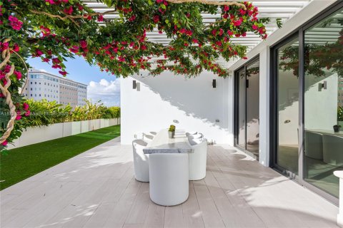 Condo in Coral Gables, Florida, 4 bedrooms  № 1499563 - photo 21
