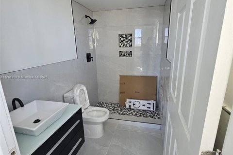 Condo in Miami Beach, Florida, 2 bedrooms  № 2022566 - photo 8