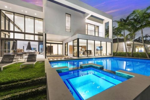 Villa ou maison à louer à Hallandale Beach, Floride: 6 chambres, 538.18 m2 № 2194483 - photo 30