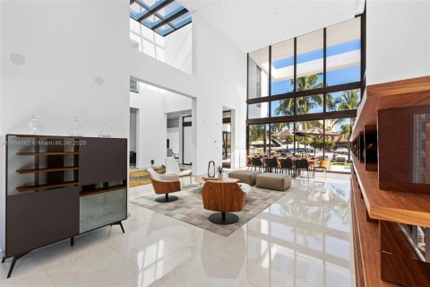 Villa ou maison à louer à Hallandale Beach, Floride: 6 chambres, 538.18 m2 № 2194483 - photo 13
