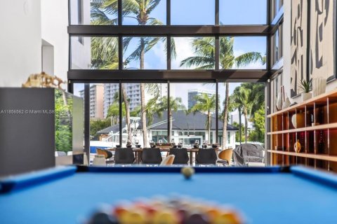 Villa ou maison à louer à Hallandale Beach, Floride: 6 chambres, 538.18 m2 № 2194483 - photo 16
