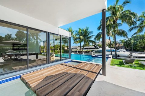 Villa ou maison à louer à Hallandale Beach, Floride: 6 chambres, 538.18 m2 № 2194483 - photo 6