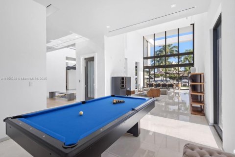 Villa ou maison à louer à Hallandale Beach, Floride: 6 chambres, 538.18 m2 № 2194483 - photo 17