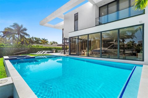 Villa ou maison à louer à Hallandale Beach, Floride: 6 chambres, 538.18 m2 № 2194483 - photo 5