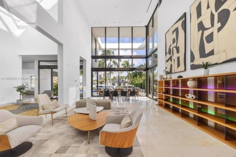 Villa ou maison à louer à Hallandale Beach, Floride: 6 chambres, 538.18 m2 № 2194483 - photo 14