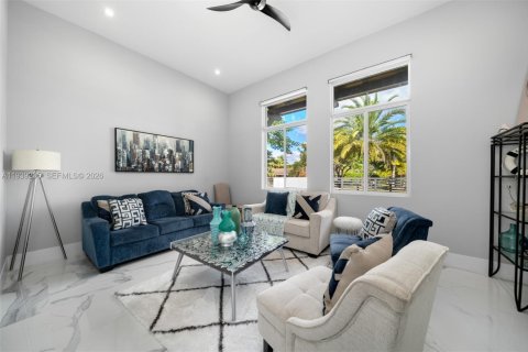 Casa en venta en Miami, Florida, 5 dormitorios, 359.07 m2 № 1999869 - foto 23