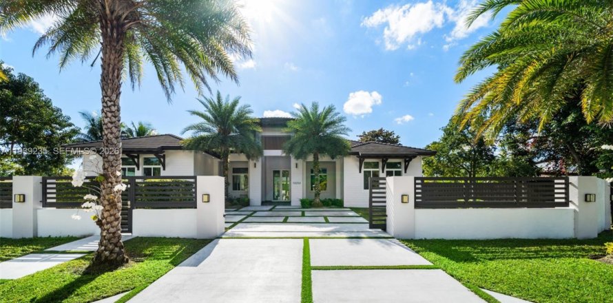 Casa en Miami, Florida 5 dormitorios, 359.07 m2 № 1999869