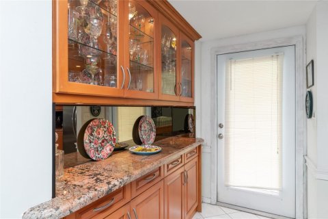 Condo in Pompano Beach, Florida, 2 bedrooms  № 2085707 - photo 18