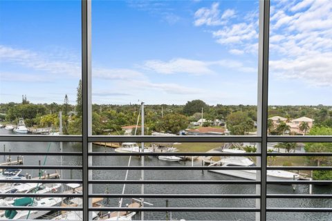 Condo in Pompano Beach, Florida, 2 bedrooms  № 2085707 - photo 20