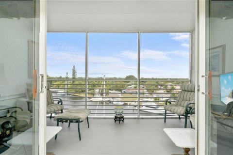 Condo in Pompano Beach, Florida, 2 bedrooms  № 2085707 - photo 15