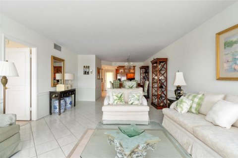 Condo in Pompano Beach, Florida, 2 bedrooms  № 2085707 - photo 23