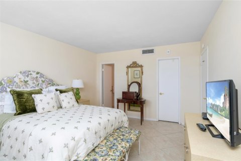Condo in Pompano Beach, Florida, 2 bedrooms  № 2085707 - photo 29