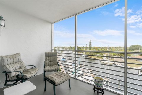 Condo in Pompano Beach, Florida, 2 bedrooms  № 2085707 - photo 16