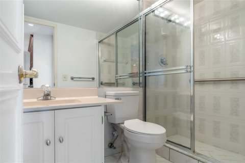 Condo in Pompano Beach, Florida, 2 bedrooms  № 2085707 - photo 19