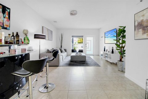 Casa en venta en Homestead, Florida, 3 dormitorios, 156.45 m2 № 2033643 - foto 5