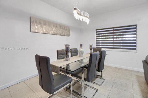 Casa en venta en Homestead, Florida, 3 dormitorios, 156.45 m2 № 2033643 - foto 8