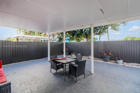 Casa en venta en Homestead, Florida, 3 dormitorios, 156.45 m2 № 2033643 - foto 18