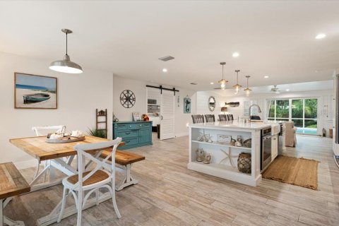 Купить виллу или дом в Сарасота, Флорида 8 комнат, 205.87м2, № 2266620 - фото 4