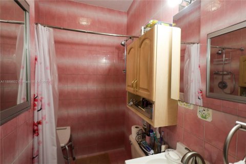 Villa ou maison à vendre à Hialeah, Floride: 3 chambres, 116.59 m2 № 1938907 - photo 8