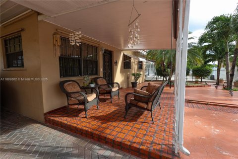 Villa ou maison à vendre à Hialeah, Floride: 3 chambres, 116.59 m2 № 1938907 - photo 3