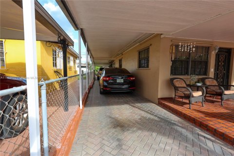 Villa ou maison à vendre à Hialeah, Floride: 3 chambres, 116.59 m2 № 1938907 - photo 4