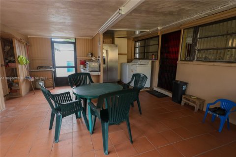 Villa ou maison à vendre à Hialeah, Floride: 3 chambres, 116.59 m2 № 1938907 - photo 20
