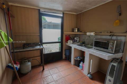 Villa ou maison à vendre à Hialeah, Floride: 3 chambres, 116.59 m2 № 1938907 - photo 22