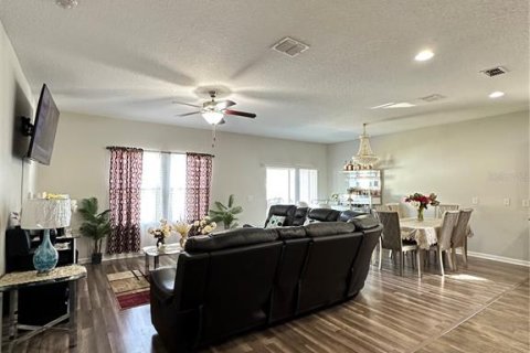 House in Lake Wales, Florida 3 bedrooms, 153.75 sq.m. № 1576432 - photo 8