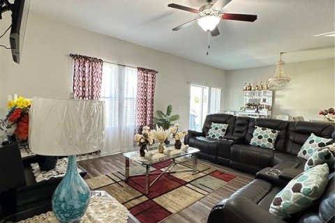 House in Lake Wales, Florida 3 bedrooms, 153.75 sq.m. № 1576432 - photo 2