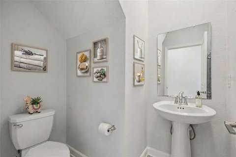 House in Kissimmee, Florida 5 bedrooms, 319.4 sq.m. № 2097163 - photo 13