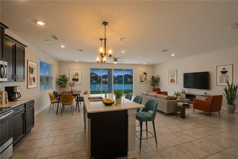 House in Kissimmee, Florida 5 bedrooms, 319.4 sq.m. № 2097163 - photo 9