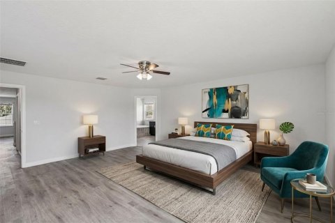 House in Kissimmee, Florida 5 bedrooms, 319.4 sq.m. № 2097163 - photo 19