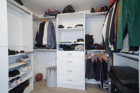 Снять в аренду кондоминиум в Майами, Флорида 2 спальни, 127.55м2, № 1970441 - фото 11