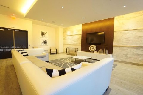 Снять в аренду кондоминиум в Майами, Флорида 2 спальни, 127.55м2, № 1970441 - фото 16