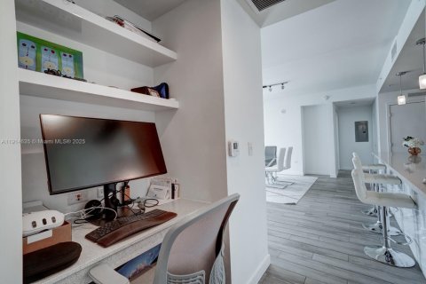 Снять в аренду кондоминиум в Майами, Флорида 2 спальни, 127.55м2, № 1970441 - фото 13