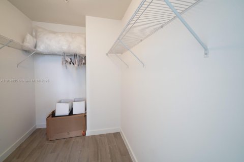 Снять в аренду кондоминиум в Майами, Флорида 2 спальни, 127.55м2, № 1970441 - фото 8