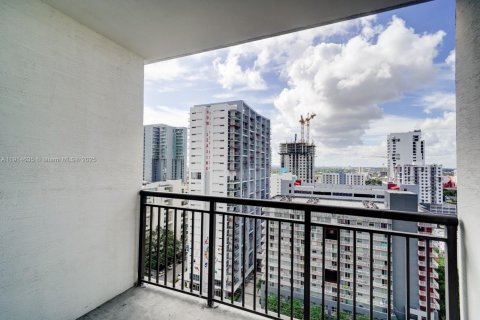 Снять в аренду кондоминиум в Майами, Флорида 2 спальни, 127.55м2, № 1970441 - фото 14