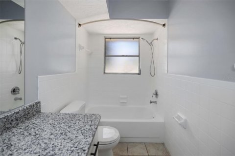 Propiedad comercial en venta en Largo, Florida, 4 dormitorios, 197.7 m2 № 2430585 - foto 10