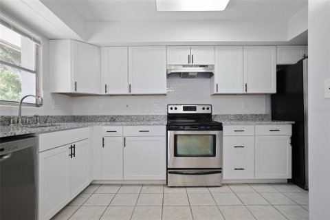 Propiedad comercial en venta en Largo, Florida, 4 dormitorios, 197.7 m2 № 2430585 - foto 6