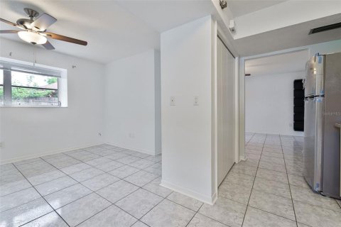 Propiedad comercial en venta en Largo, Florida, 4 dormitorios, 197.7 m2 № 2430585 - foto 12