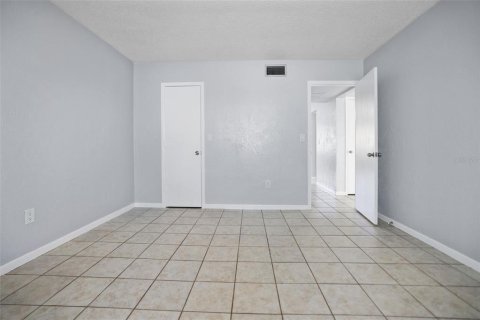 Propiedad comercial en venta en Largo, Florida, 4 dormitorios, 197.7 m2 № 2430585 - foto 26