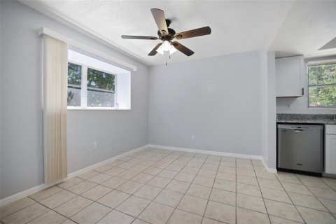 Propiedad comercial en venta en Largo, Florida, 4 dormitorios, 197.7 m2 № 2430585 - foto 27