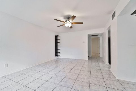 Propiedad comercial en venta en Largo, Florida, 4 dormitorios, 197.7 m2 № 2430585 - foto 21