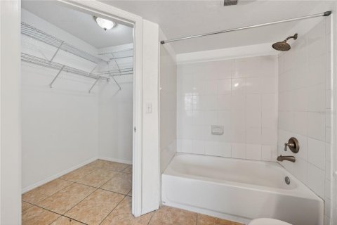 Condo in Kissimmee, Florida, 2 bedrooms № 2102657 - photo 30