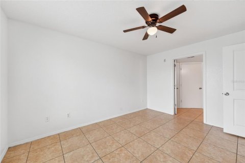 Condo in Kissimmee, Florida, 2 bedrooms № 2102657 - photo 24