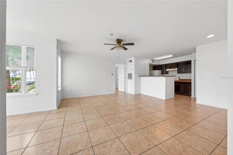 Condo in Kissimmee, Florida, 2 bedrooms № 2102657 - photo 5